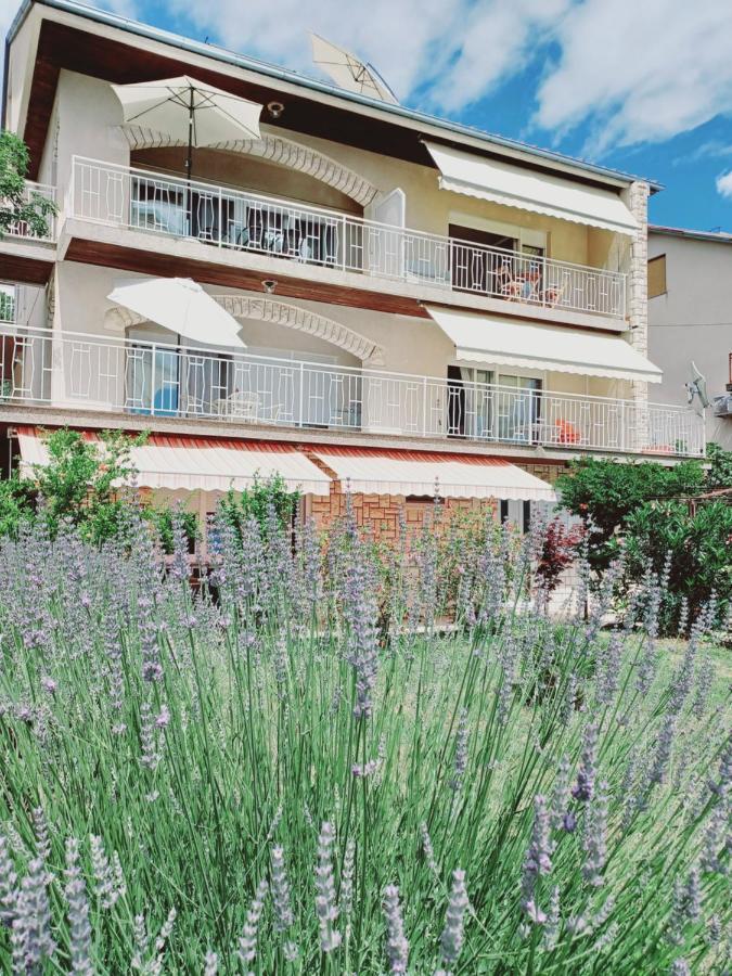 Apartment Lucija Dramalj Exterior photo